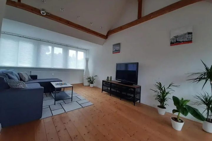 Room 8 of 15