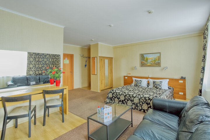 Room 18 of 85