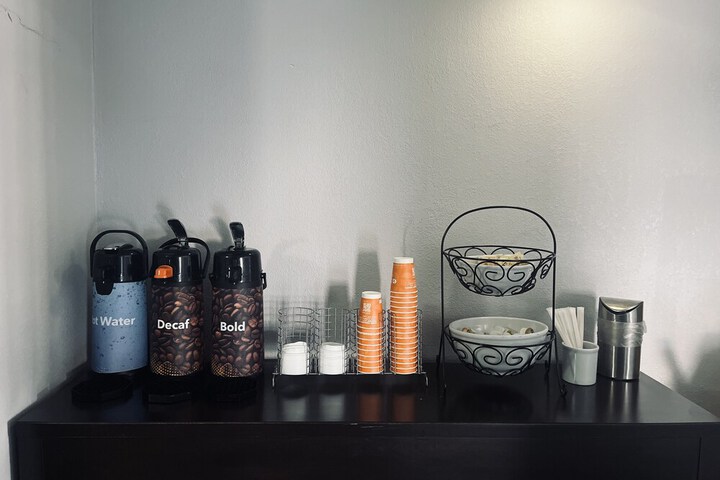 Breakfast/Coffee Service 22 of 25