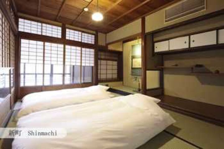 Room 16 of 48