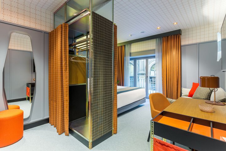 Room 36 of 100