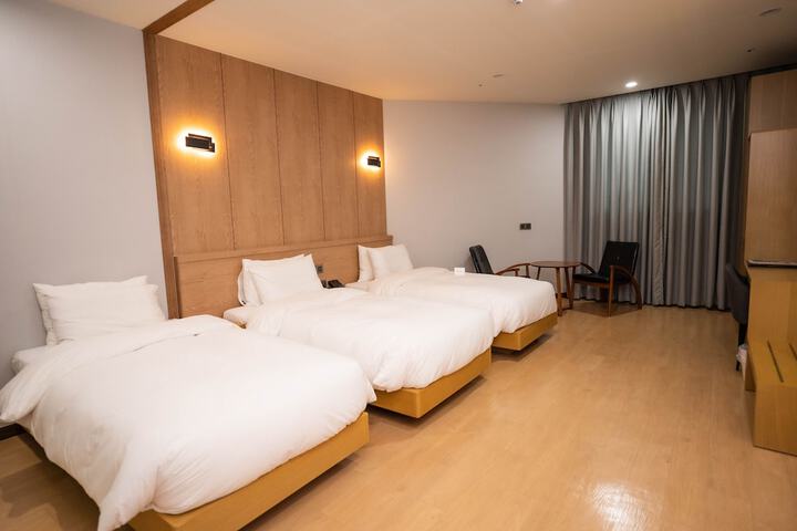 Room 17 of 54