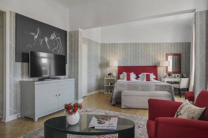Room 13 of 61