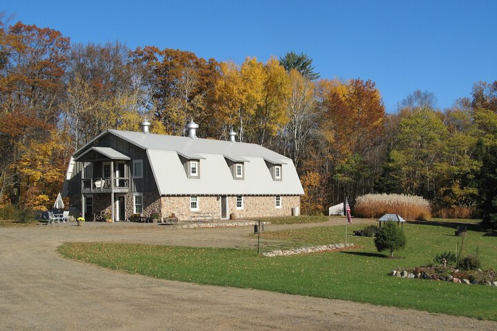 Exterior of The Oliver Acreage