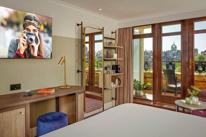 Room 10 of 56