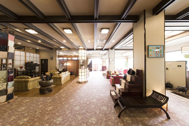 Entrance & Lobby