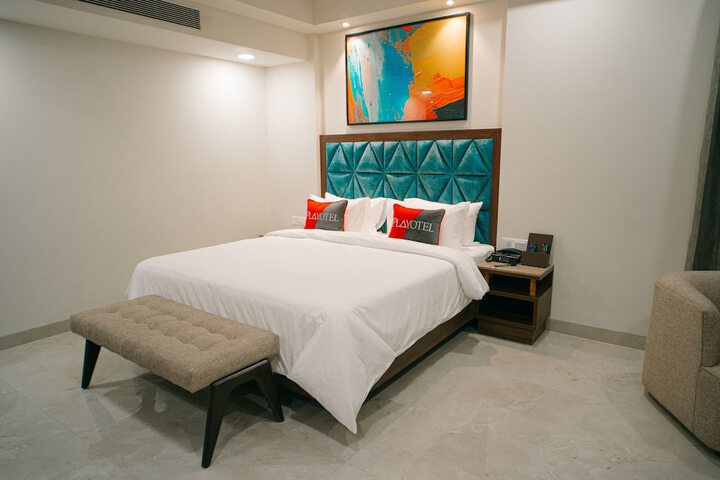 Room 4 of 35