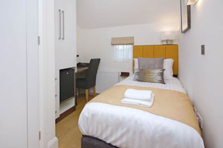 Room 37 of 171