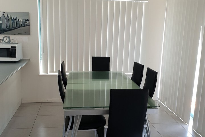 Room 10 of 20