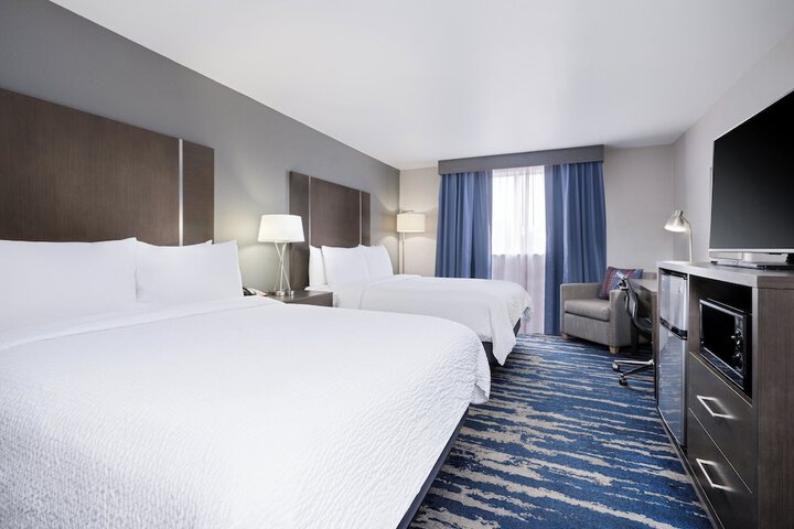 2 Queen Beds (8 of 8)