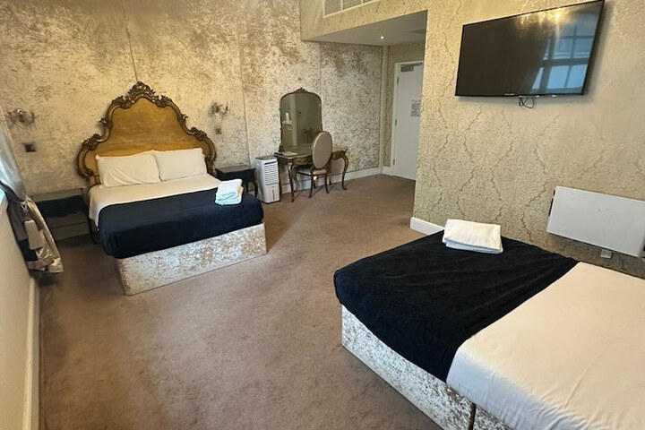 Room 55 of 171