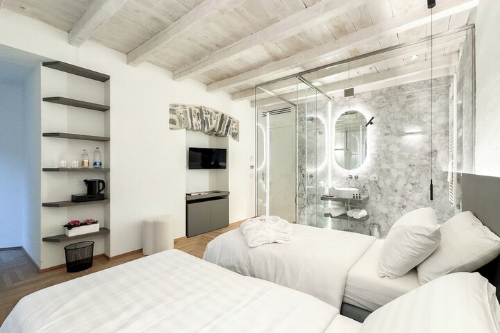 Room 4 of 57