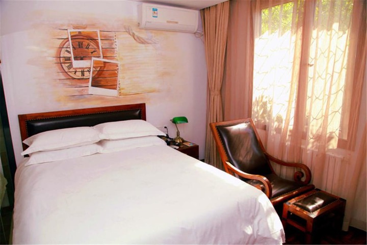 Room 5 of 27