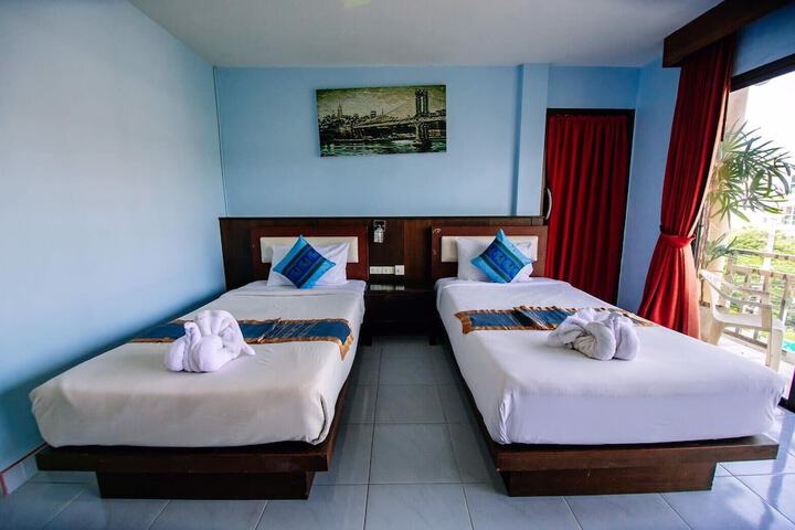 Room 13 of 78