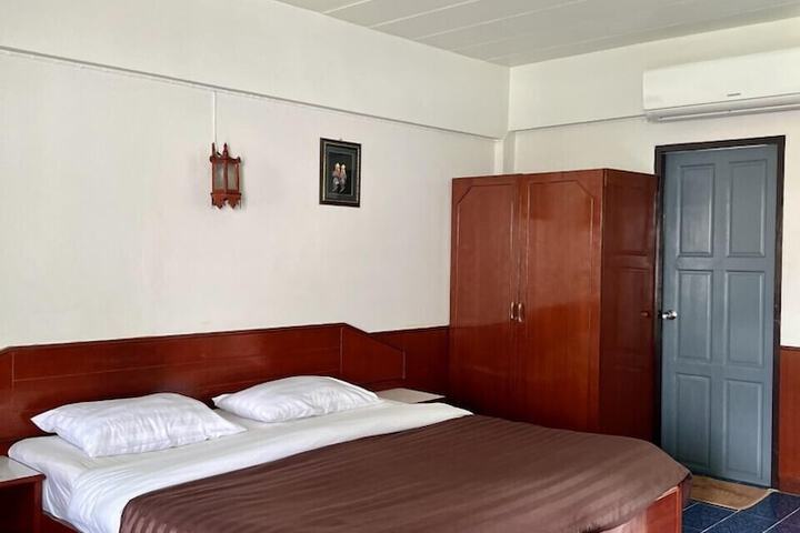 Room 15 of 54