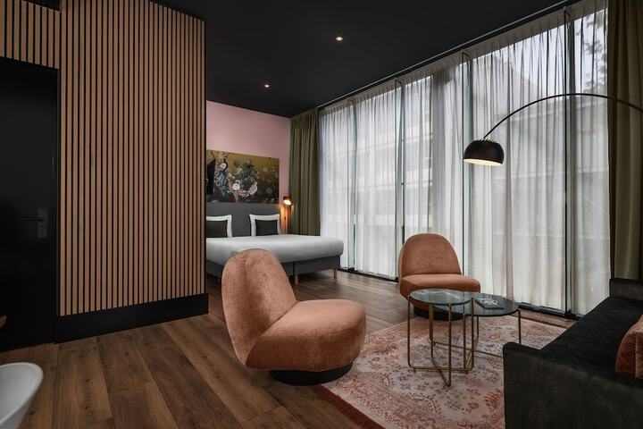 Room 13 of 52