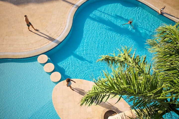 Hotel Pool