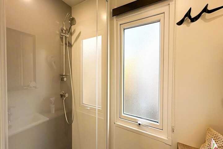 Room 70 of 89
