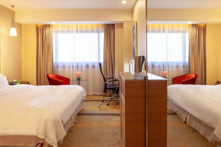 Room 32 of 127
