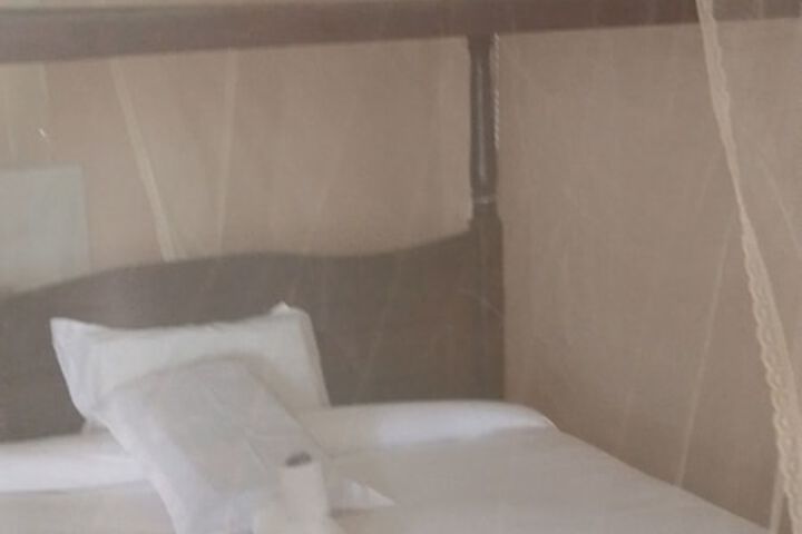 Room 2 of 7