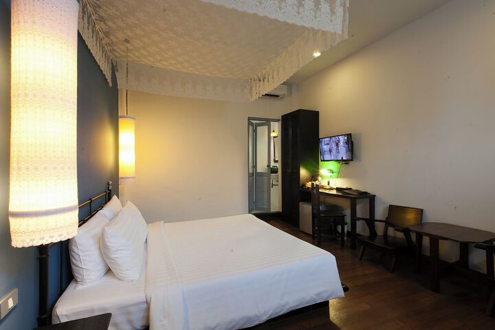 Room 5 of 44