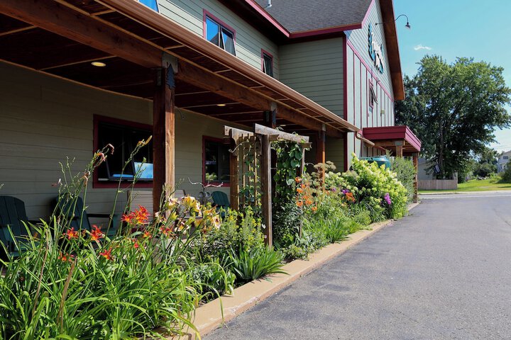 Hotel Exterior 54 of 58