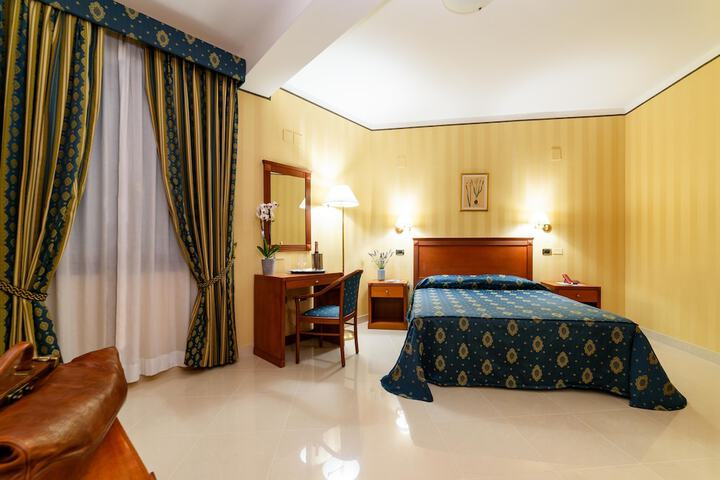 Room 30 of 61