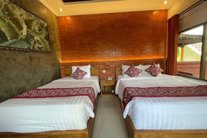Room 52 of 114