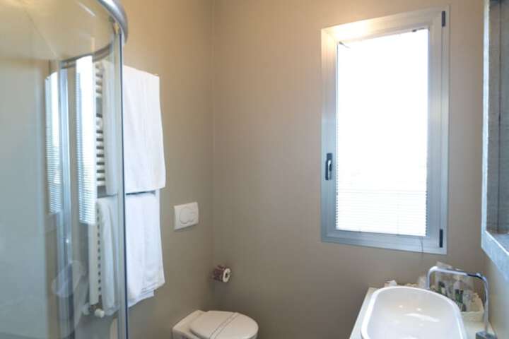 Room 33 of 55