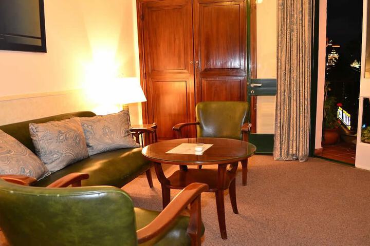 Room 49 of 119