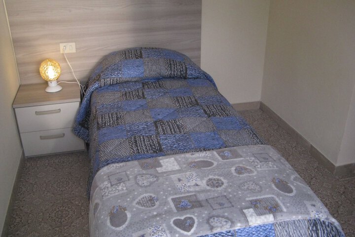 Room 14 of 136