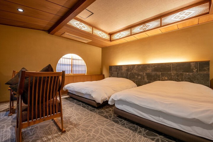 Room 15 of 246