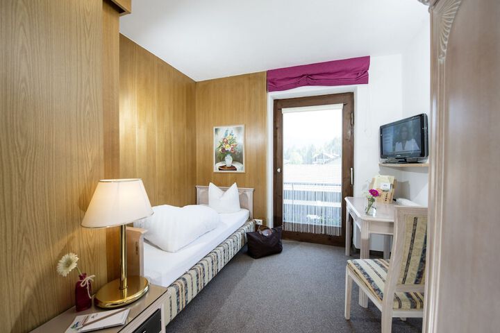 Room 10 of 57