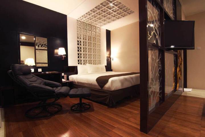 Room 15 of 52