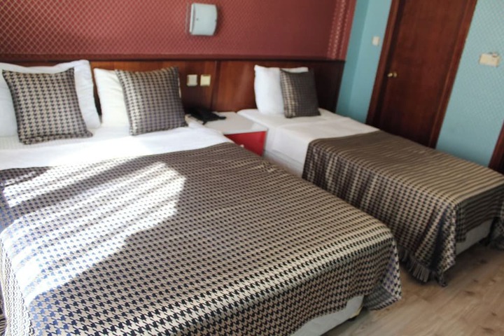 Room 16 of 33