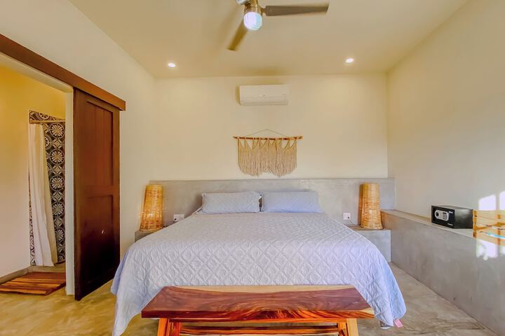 Room 2 of 151