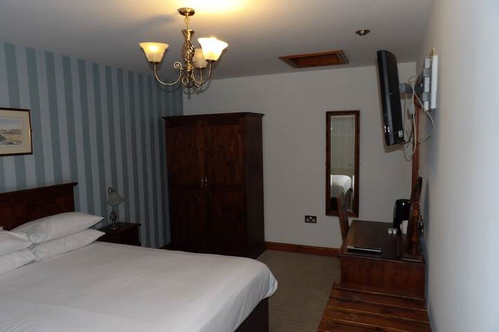 Room 13 of 86