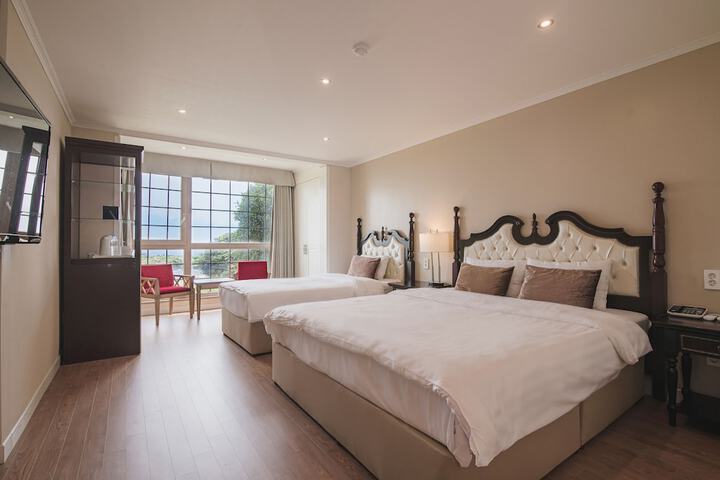 Room 15 of 64