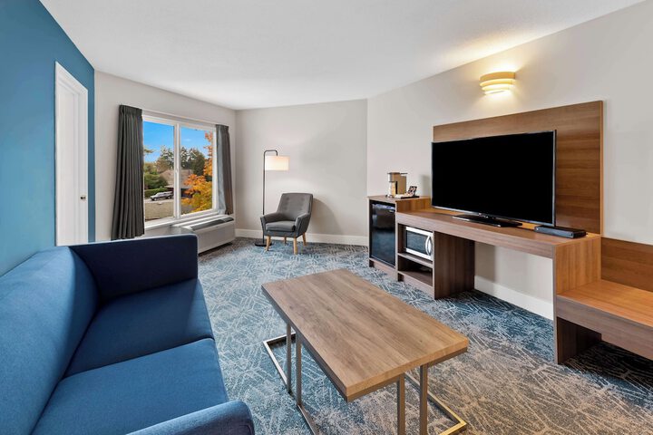 Room 10 of 50
