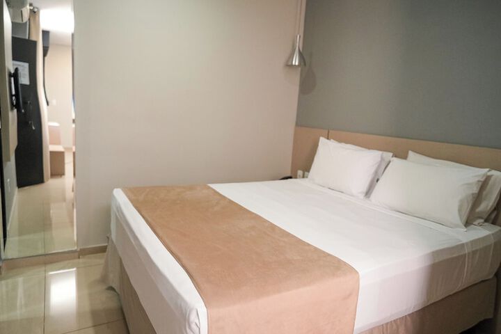 Room 18 of 39