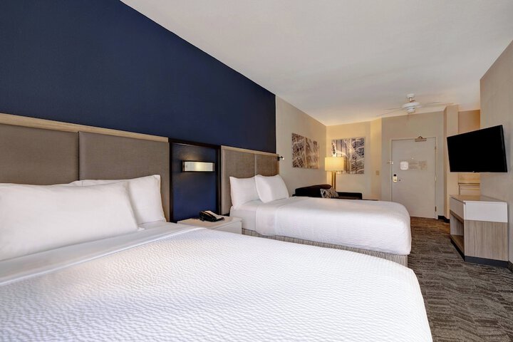 Room 3 of 18