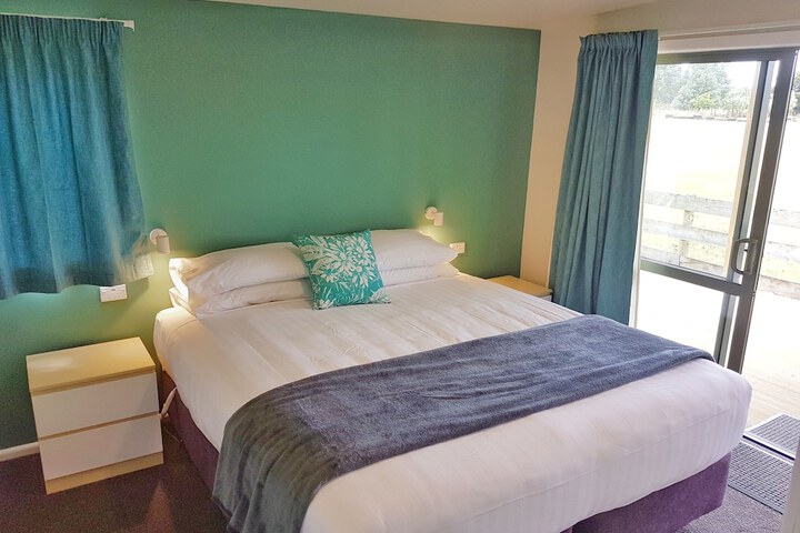 Room 17 of 38