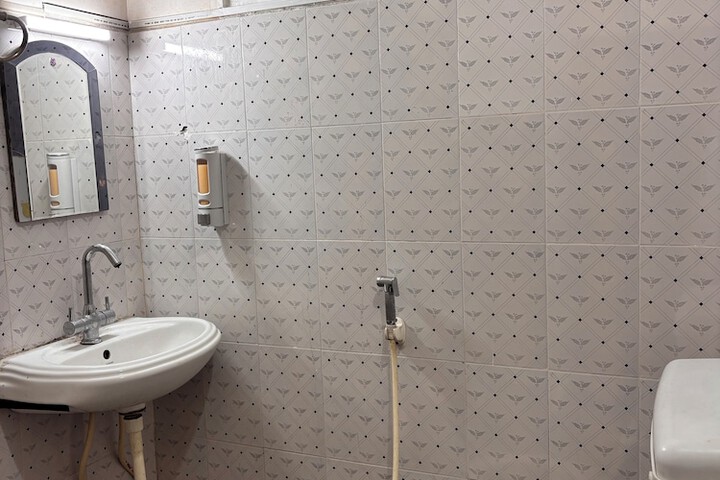 Room 21 of 28