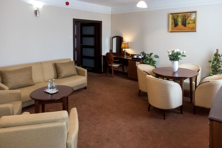 Room 9 of 60