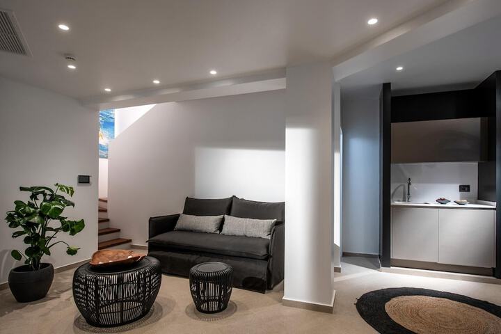 Room 3 of 35
