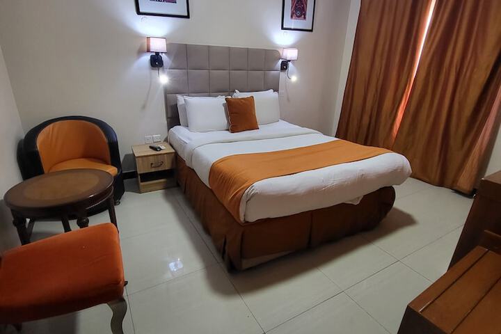 Room 15 of 46
