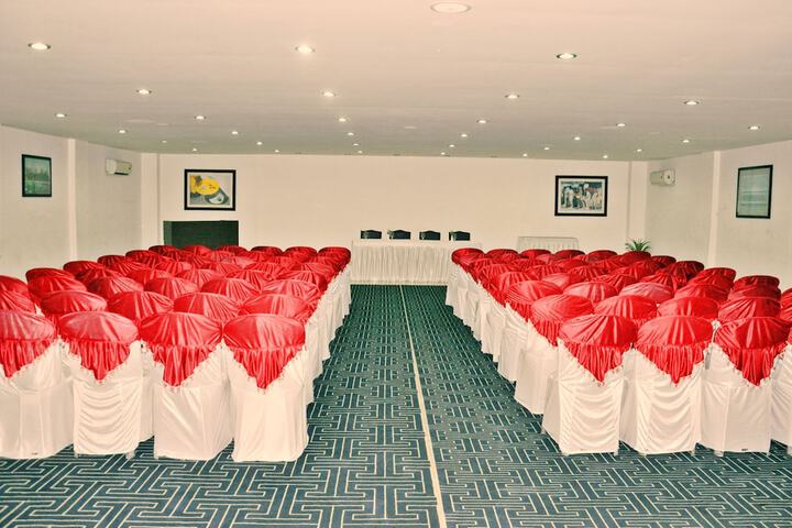Ballroom/Hall 60 of 69