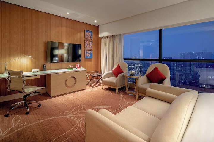 Room 44 of 93