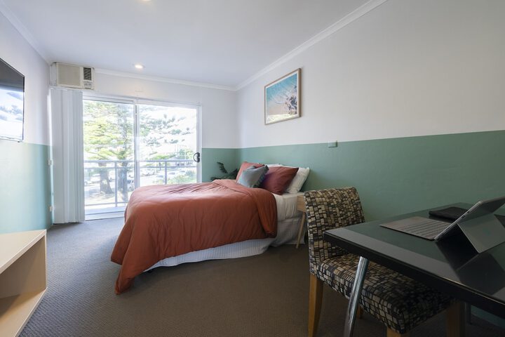 Room 32 of 73