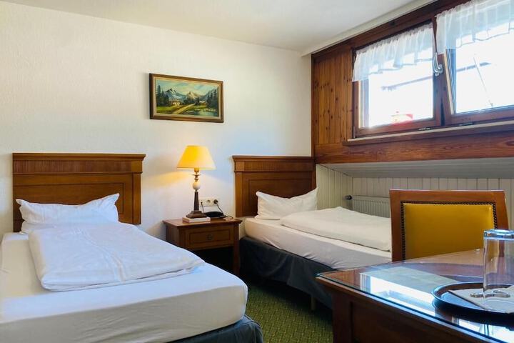 Room 11 of 49